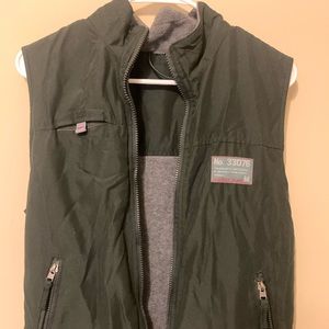 Outdoor reversible vest